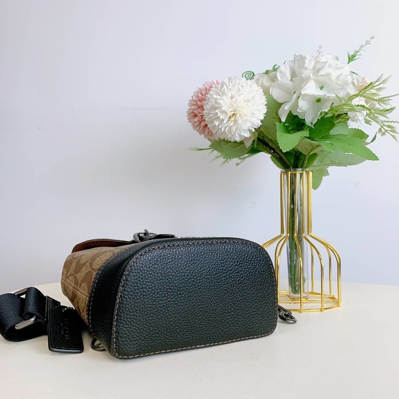 Coach CB928 Hudson Small Pack In Signature Canvas Gunmetal/Khaki/Black - Picture 4 of 8